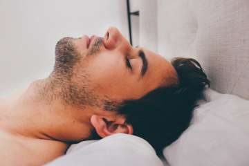 Śpiący mężczyzna - zdjęcie partnera